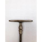 Poignée nickelée forme biscuit 